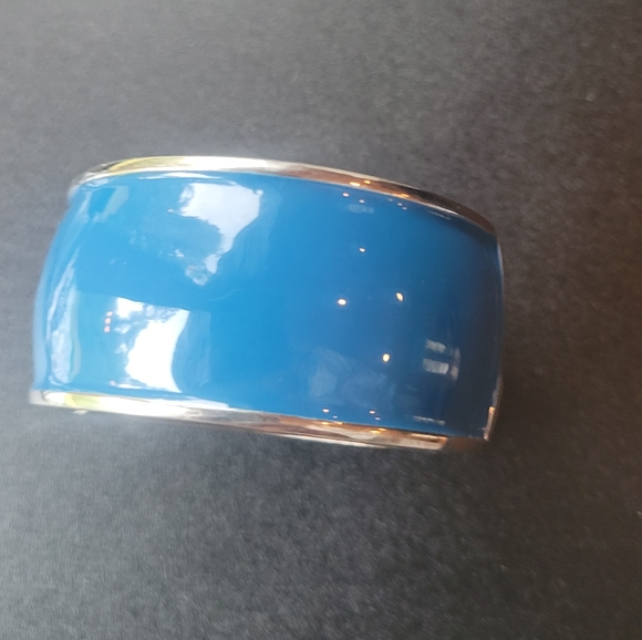Premier designs blue enamel cuff bracelet - Picture 4 of 6